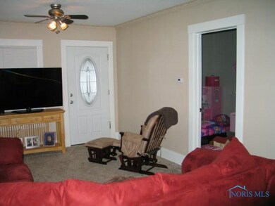 827 W Main St, Woodville, OH 43469 - photo 3