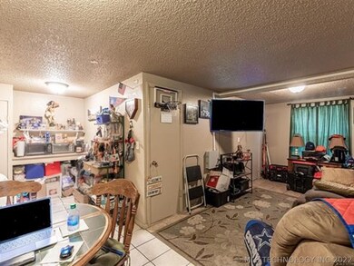 304 W 8th St, Claremore, OK 74017 - photo 6