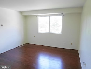 12001 Tarragon Rd unit L, Reisterstown, MD 21136 - photo 6