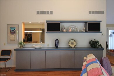 Buffet Stand perfect for entertaining w/sound syst