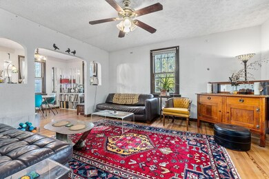 5-LivingRoom