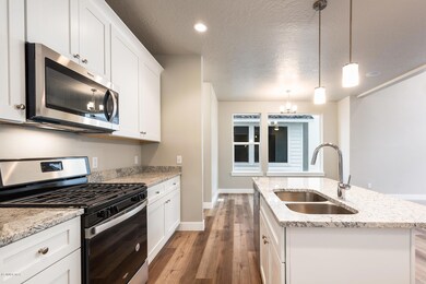 901 South 2560 East Spanish-006-047-901s