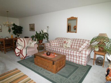 227 Park Ridge Dr, Easton, PA 18040 - photo 2