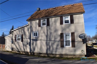 208 N Cherry St, Woodville, OH 43469 - photo 3