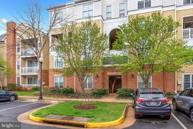 2201 Westcourt Ln unit 303, Herndon, VA 20170 - photo 3