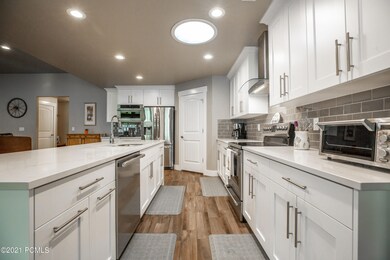 1779 N 690 W, West Bountiful, UT 84087 - photo 6