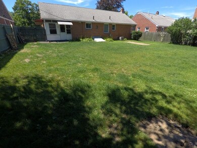 608 Pleasant St, Holyoke, MA 01040 - photo 2