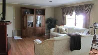 58 Hickory Rd, Colonia, NJ 07067 - photo 6