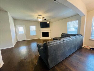 1809 Vallana Dr, Gainesville, TX 76240 - photo 4