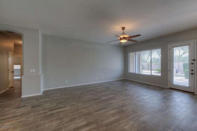 007_Family Room