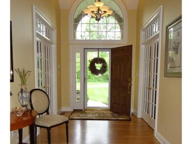 Entry/Foyer.