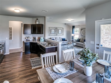 961 E Sparrow Cir, Fayetteville, AR 72701 - photo 3