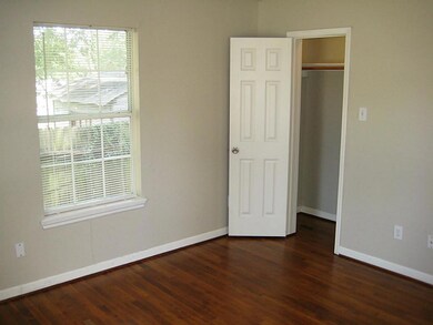 7132 Mchenry St, Houston, TX 77087 - photo 3
