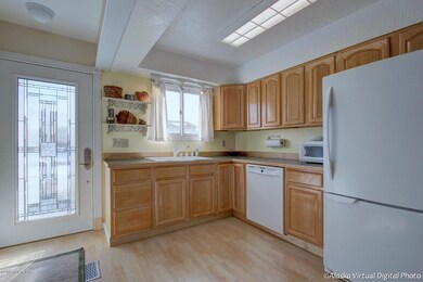Kitchen 1 (2)