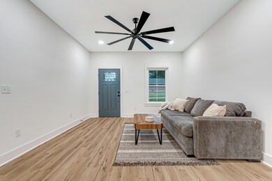 294 Holland St, Crestview, FL 32536 - photo 7