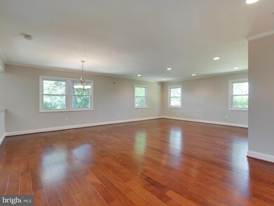 4201 Pinefield Ct, Fairfax, VA 22033 - photo 2