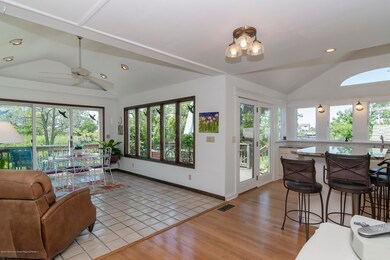 Dining to Kitchen1