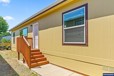 1025 S 6th St, Harrisburg, OR 97446 - photo 4