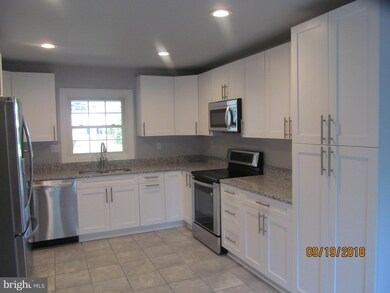 12709 Clearfield Dr, Bowie, MD 20715 - photo 2