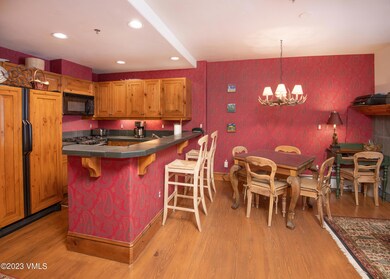 61-Avondale-Ln-206-MLS_03