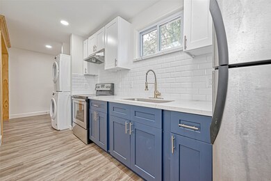 5609 Denmark St unit C, Houston, TX 77028 - photo 6