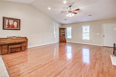 3140 Zoo Pkwy unit 803, Asheboro, NC 27205 - photo 5