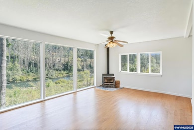 33910 Railroad Ave, Gates, OR 97346 - photo 4