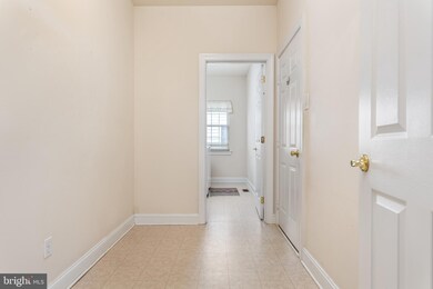 1009 Belmont Ln, Garnet Valley, PA 19060 - photo 5