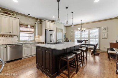08-1219 Barton Pl Ln24