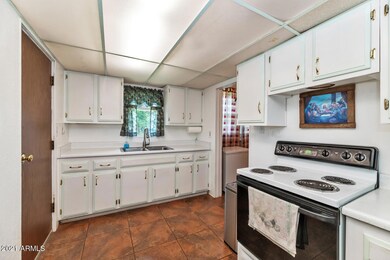 4302 W Dobbins Rd-large-015-009-4302 W D