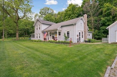 569 Victory Ln, Put In Bay, OH 43456 - photo 3