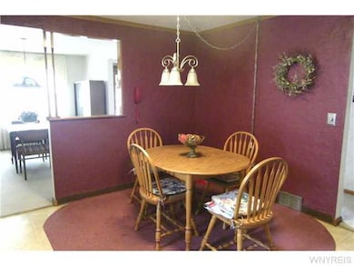 Kitchen Nice sized dining area in kitchen