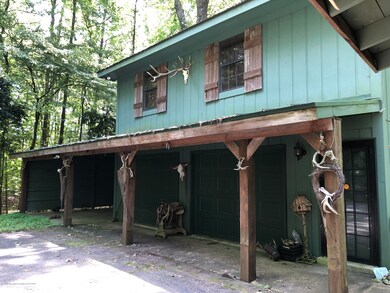 Home w/ 2 Car Garage & 1 Carport