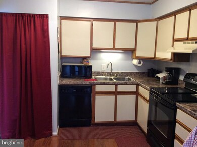 1028 Brinker Dr unit 301, Hagerstown, MD 21740 - photo 2