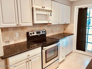 Tacoma_Kitchen