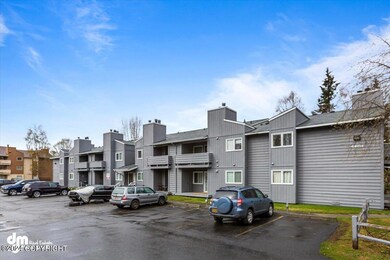 02-Front Exterior_IMG_3071