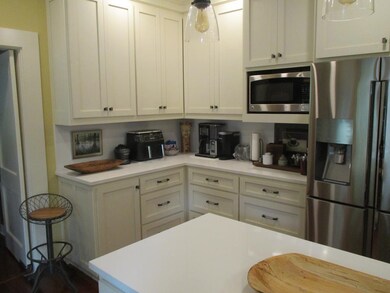 902 Burke Ave, McComb, MS 39648 - photo 4