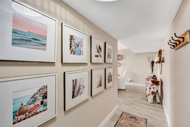 Quadomain South unit 1807, Hollywood, FL 33019 - photo 6