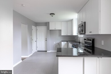 752 W 11th St, New Castle, DE 19720 - photo 3