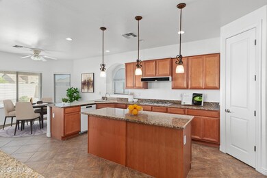 Beautiful Eat-In Kitchen