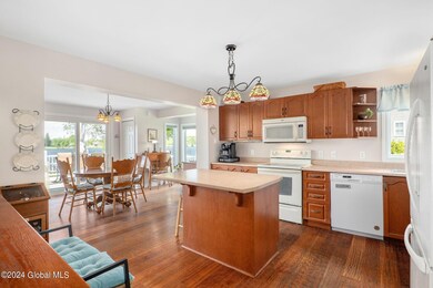 8-web-or-mls-722SShoreRd_08