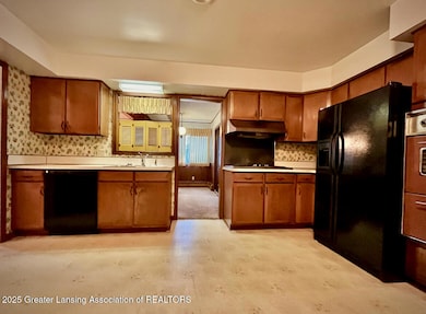 2505 Hanover Dr, Lansing, MI 48911 - photo 7