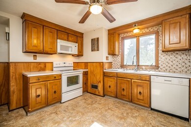 17 Arch St, Ludlow, MA 01056 - photo 4