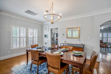A closer look at the dining area reveals just how