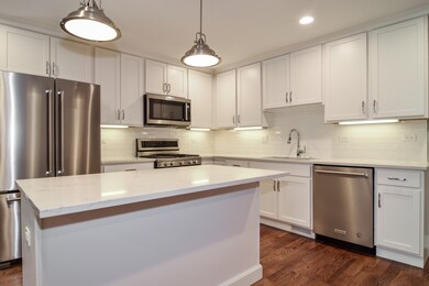 422 E Webster Ave, Elmhurst, IL 60126 - photo 4