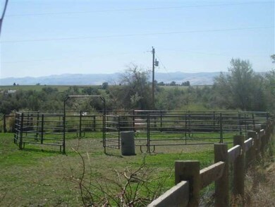 2311 Lower Pond Ln, Homedale, ID 83628 - photo 5