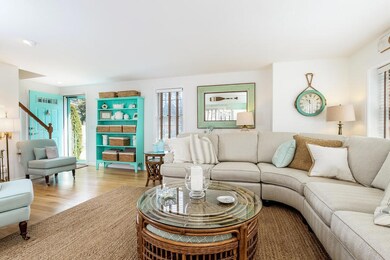 006-photo-living-room-6874713