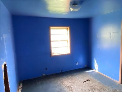 809 N Muskogee Ave, Okmulgee, OK 74447 - photo 5