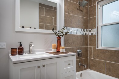 17300 Appletree Dr, Hazel Crest, IL 60429 - photo 7