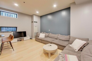 unlisted-address, Chicago, IL 60603 - photo 6